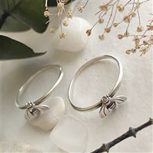 Load image into Gallery viewer, &quot;No Rain&quot; Sterling Silver Bee Ring by Pika &amp; Bear
